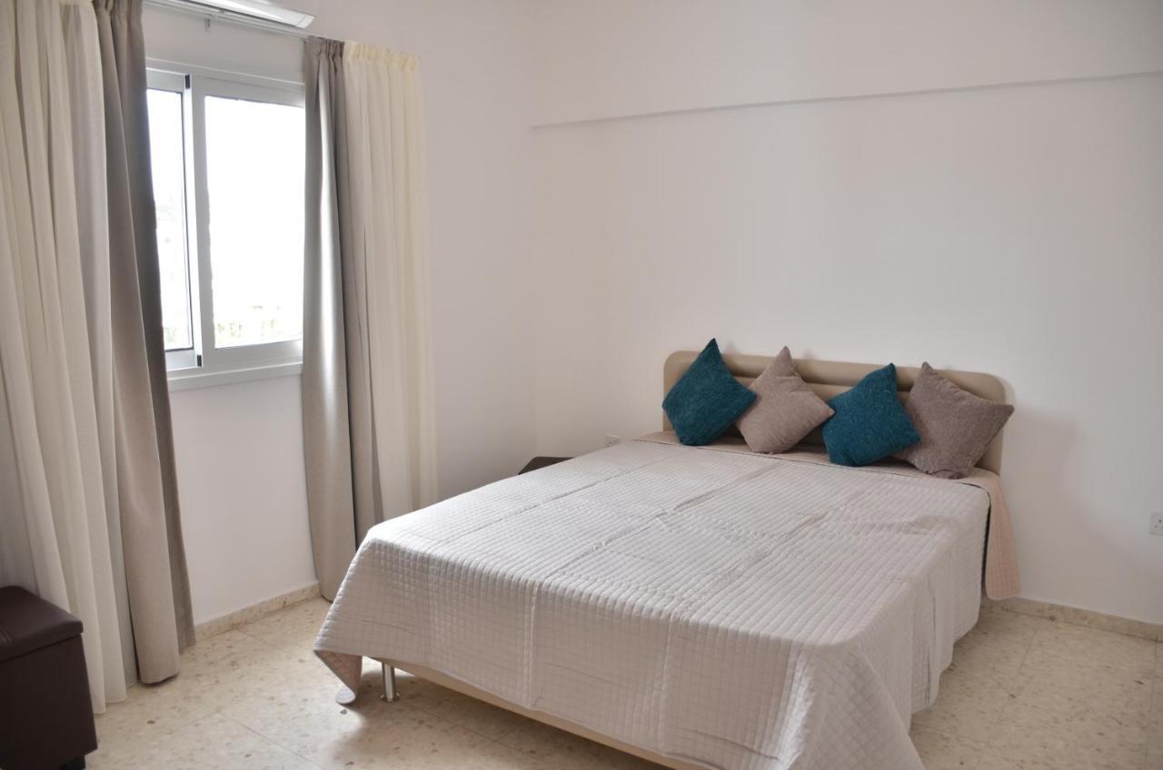 Almyria Apartments - By Imh Travel & Tours Pafos Exterior foto